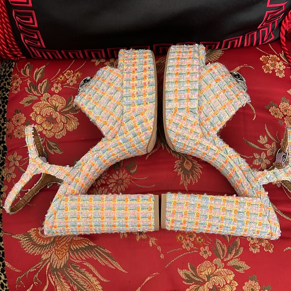 Brunch plans in pretty Kurt Geiger platforms 🌷 - Picture 7 of 11